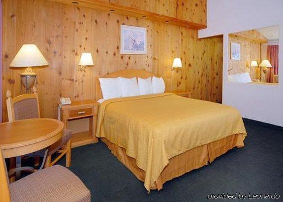 Hampton & South Tahoe Hotel